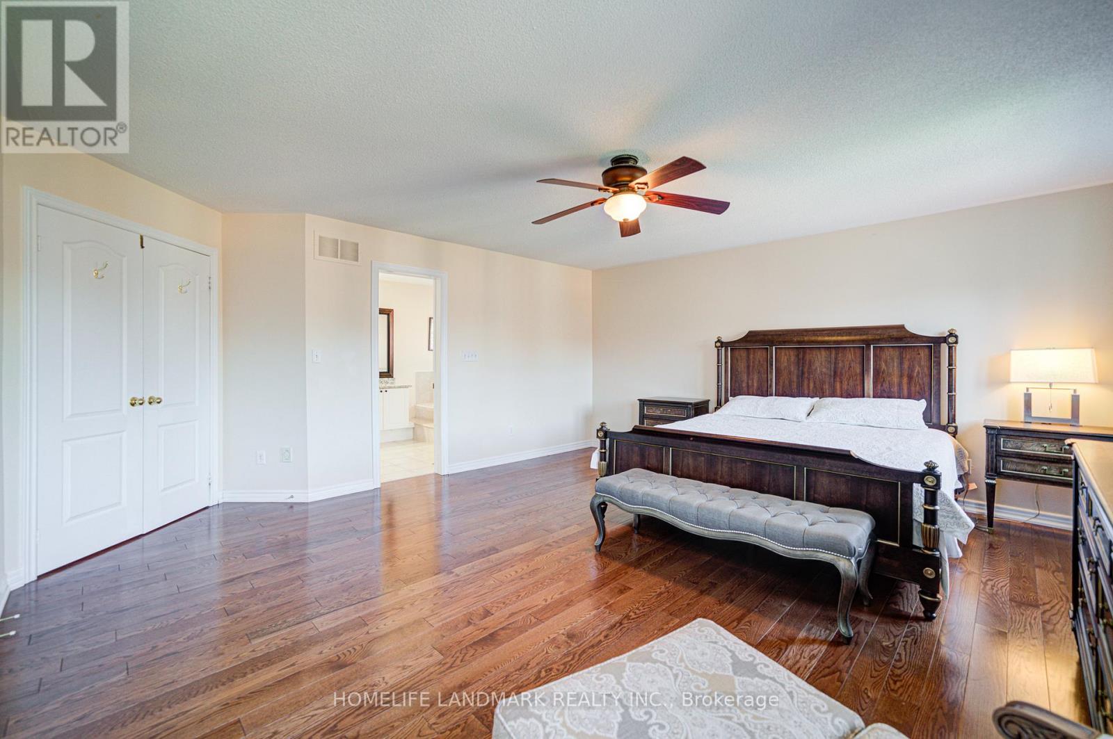 1388 Pinery Crescent, Oakville, Ontario  L6H 7J7 - Photo 29 - W12857952