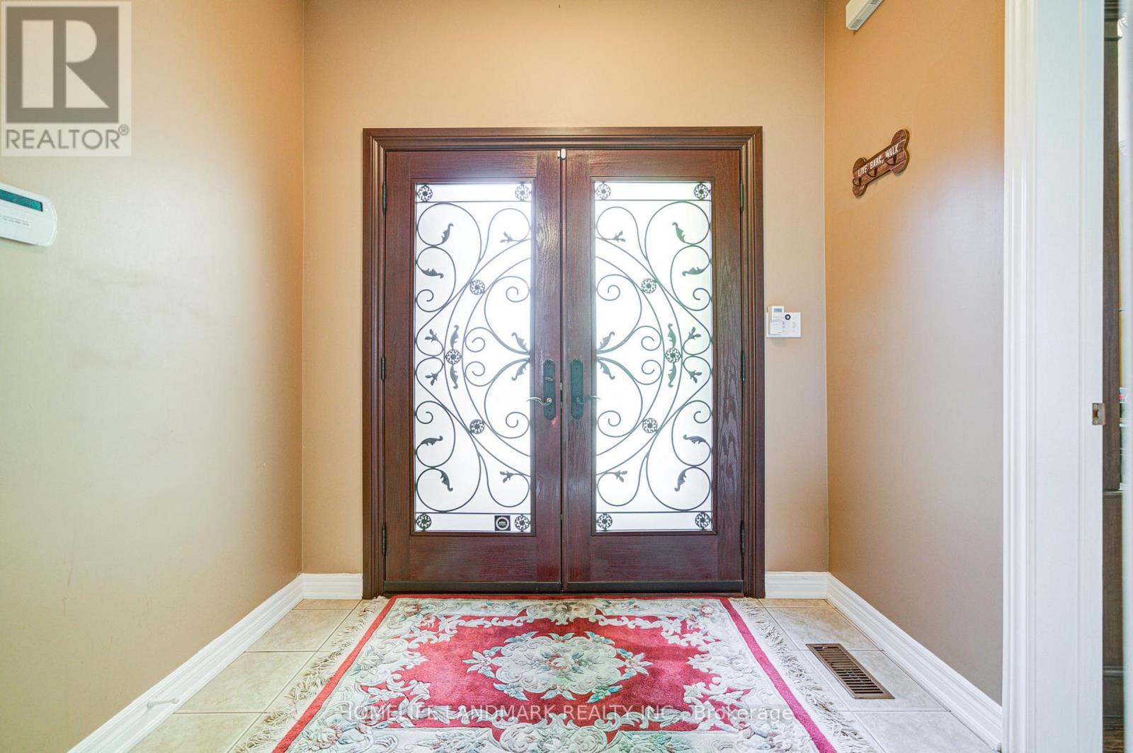 1388 Pinery Crescent, Oakville, Ontario  L6H 7J7 - Photo 3 - W12857952