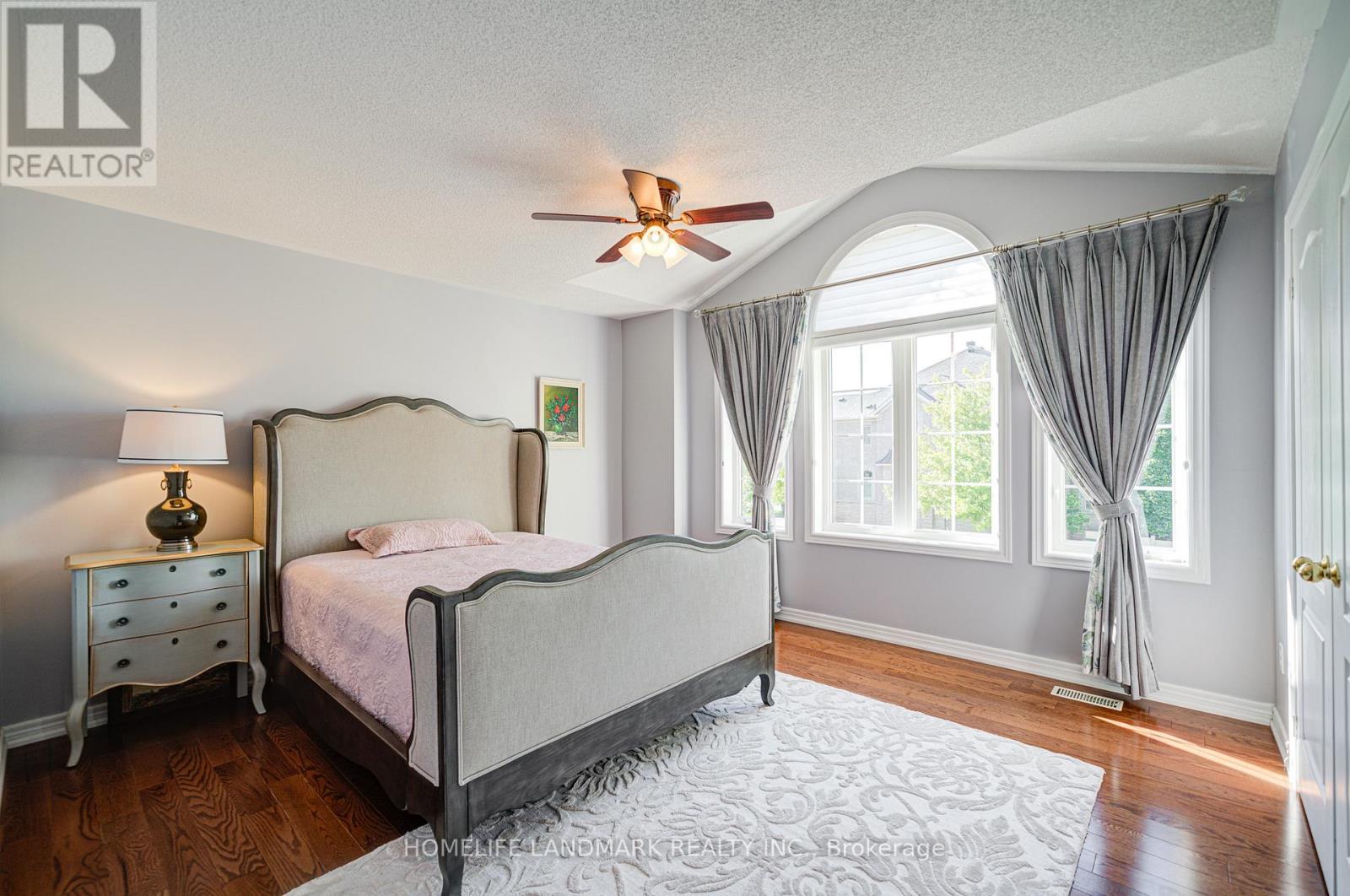 1388 Pinery Crescent, Oakville, Ontario  L6H 7J7 - Photo 38 - W12857952