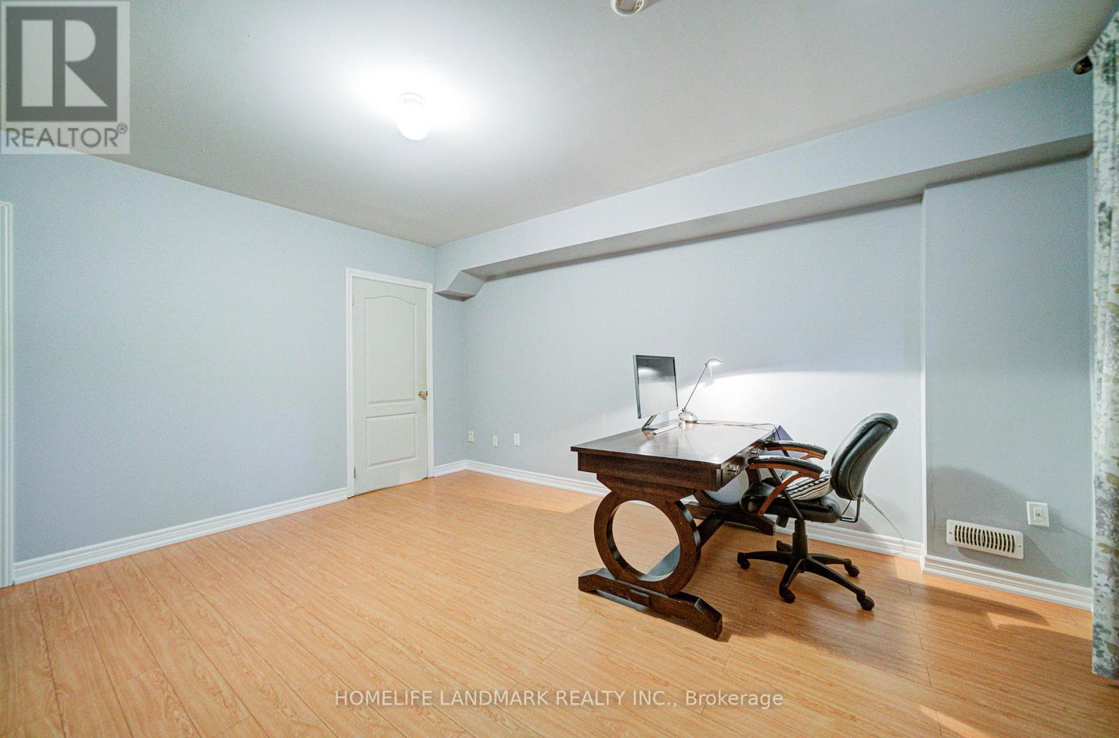 1388 Pinery Crescent, Oakville, Ontario  L6H 7J7 - Photo 42 - W12857952