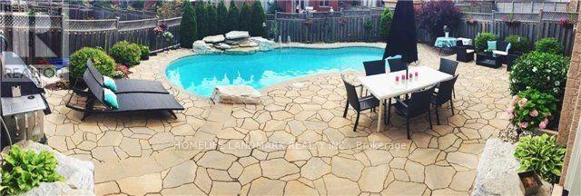 1388 Pinery Crescent, Oakville, Ontario  L6H 7J7 - Photo 50 - W12857952