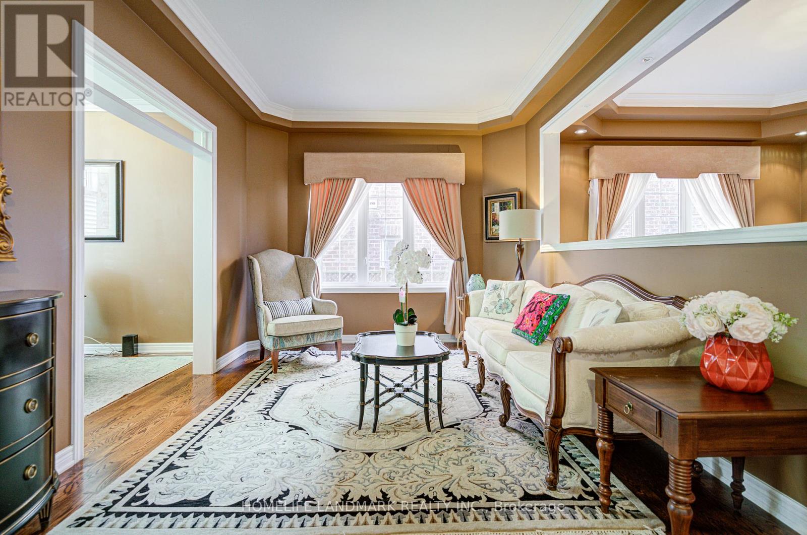 1388 Pinery Crescent, Oakville, Ontario  L6H 7J7 - Photo 8 - W12857952