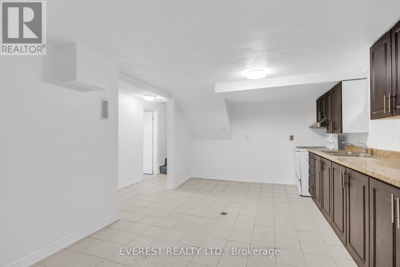 7790 Kittridge Drive, Mississauga, Ontario  L4T 3J6 - Photo 32 - W12857958