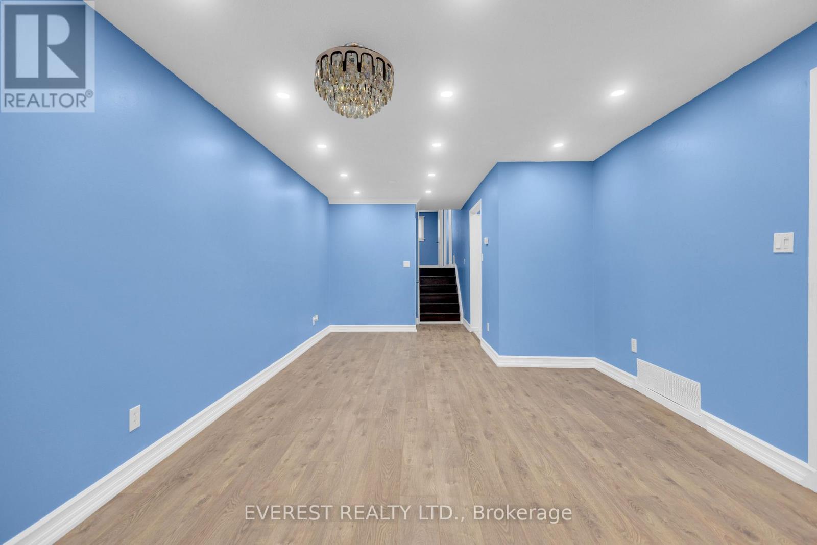 7790 Kittridge Drive, Mississauga, Ontario  L4T 3J6 - Photo 4 - W12857958