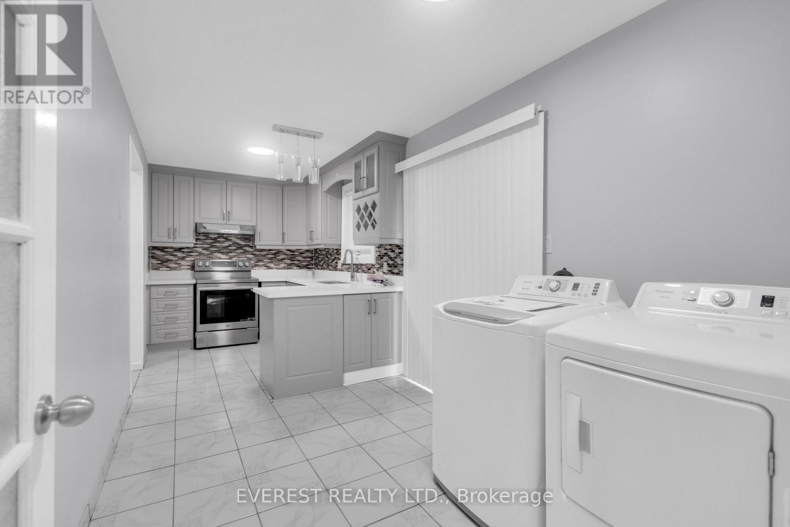 7790 Kittridge Drive, Mississauga, Ontario  L4T 3J6 - Photo 6 - W12857958