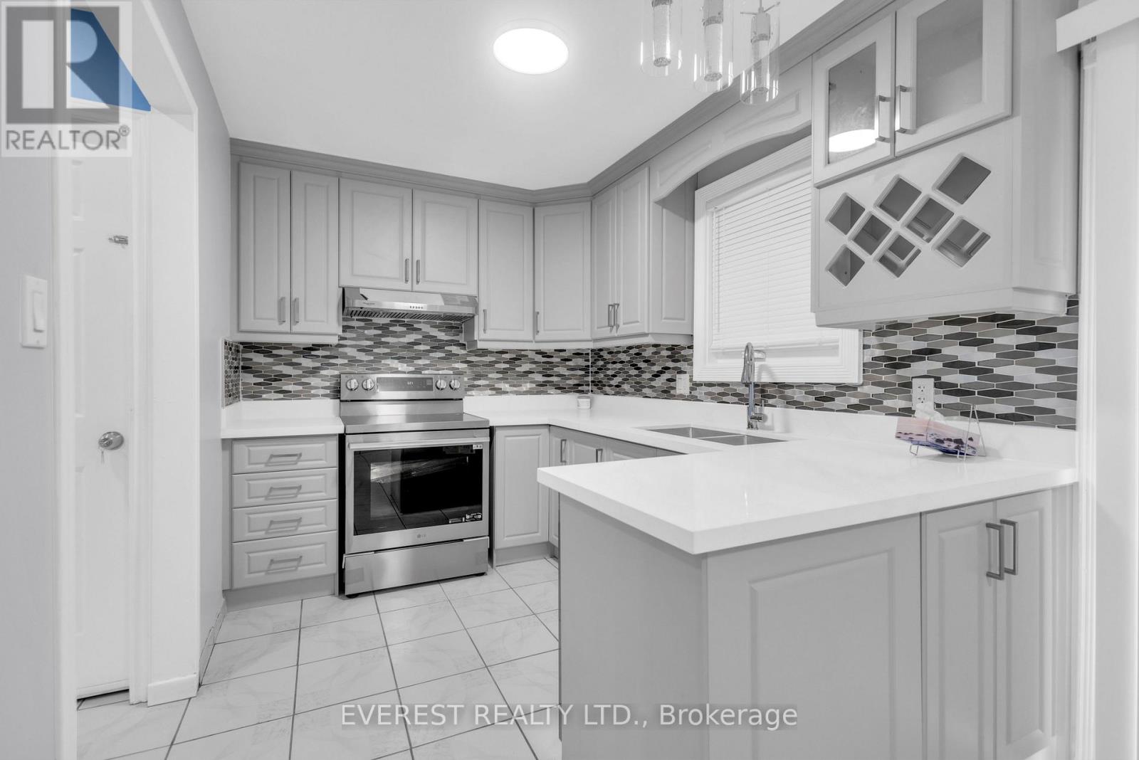 7790 Kittridge Drive, Mississauga, Ontario  L4T 3J6 - Photo 7 - W12857958