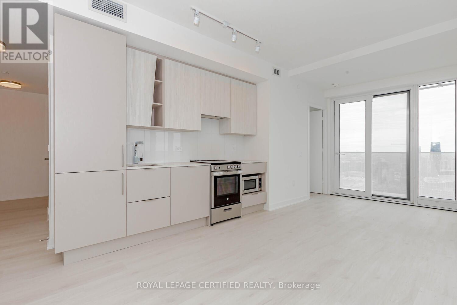 4003 - 3900 Confederation Parkway, Mississauga, Ontario  L5B 0M3 - Photo 10 - W12857964