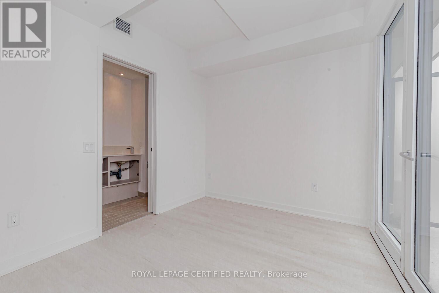 4003 - 3900 Confederation Parkway, Mississauga, Ontario  L5B 0M3 - Photo 19 - W12857964