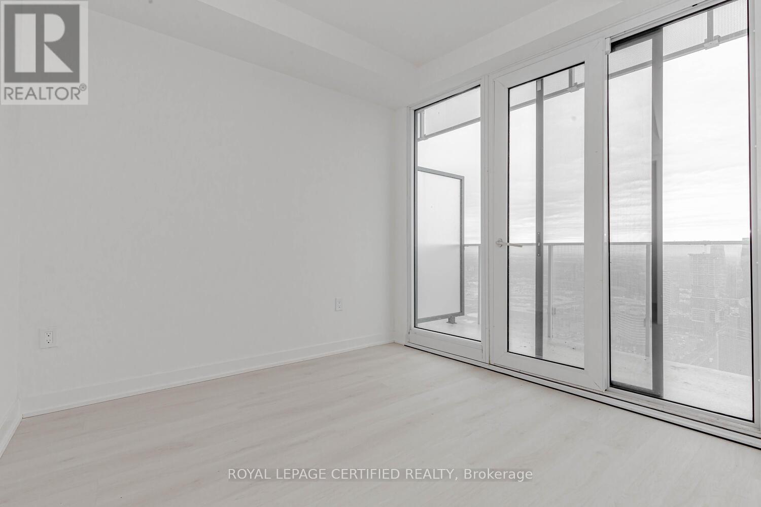 4003 - 3900 Confederation Parkway, Mississauga, Ontario  L5B 0M3 - Photo 21 - W12857964