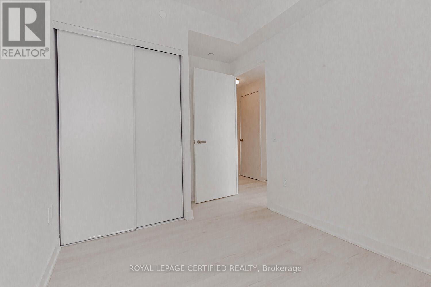 4003 - 3900 Confederation Parkway, Mississauga, Ontario  L5B 0M3 - Photo 25 - W12857964