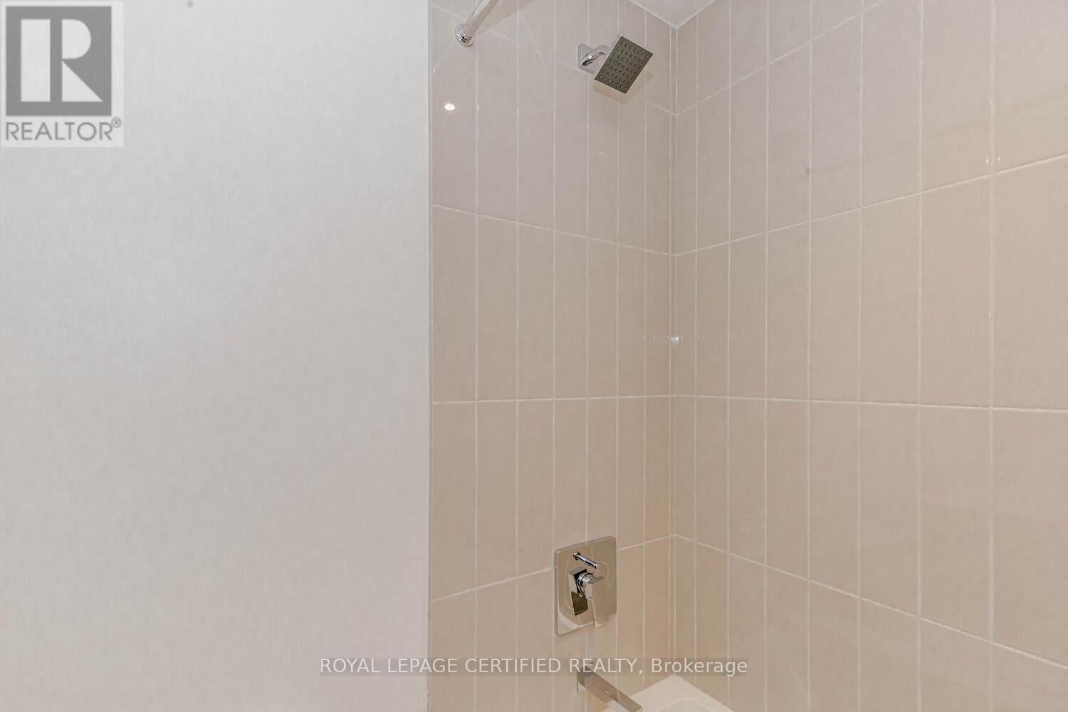 4003 - 3900 Confederation Parkway, Mississauga, Ontario  L5B 0M3 - Photo 28 - W12857964