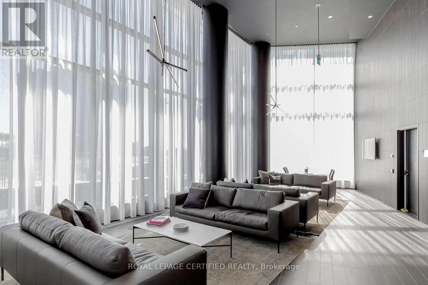 4003 - 3900 Confederation Parkway, Mississauga, Ontario  L5B 0M3 - Photo 3 - W12857964