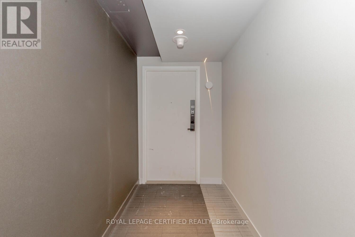 4003 - 3900 Confederation Parkway, Mississauga, Ontario  L5B 0M3 - Photo 7 - W12857964