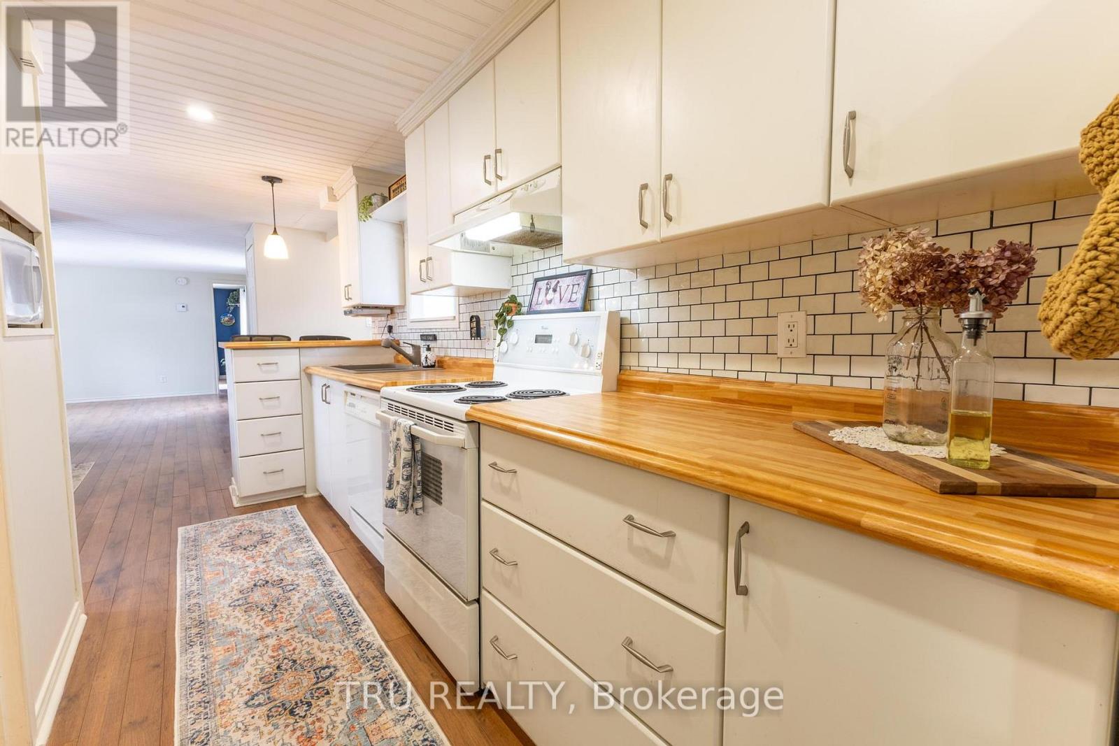 19 Maplewood Avenue, Beckwith, Ontario  K7C 3P1 - Photo 12 - X12853886