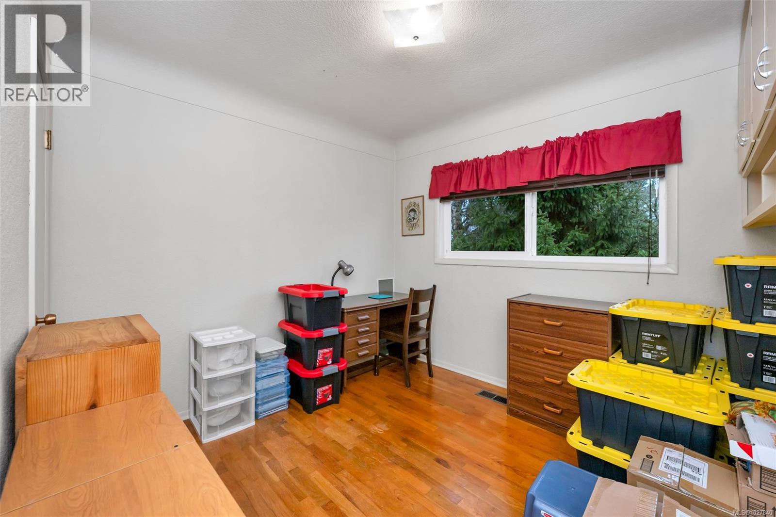 3850 Raymond St S, Saanich, British Columbia  V8Z 4K3 - Photo 16 - 1027840