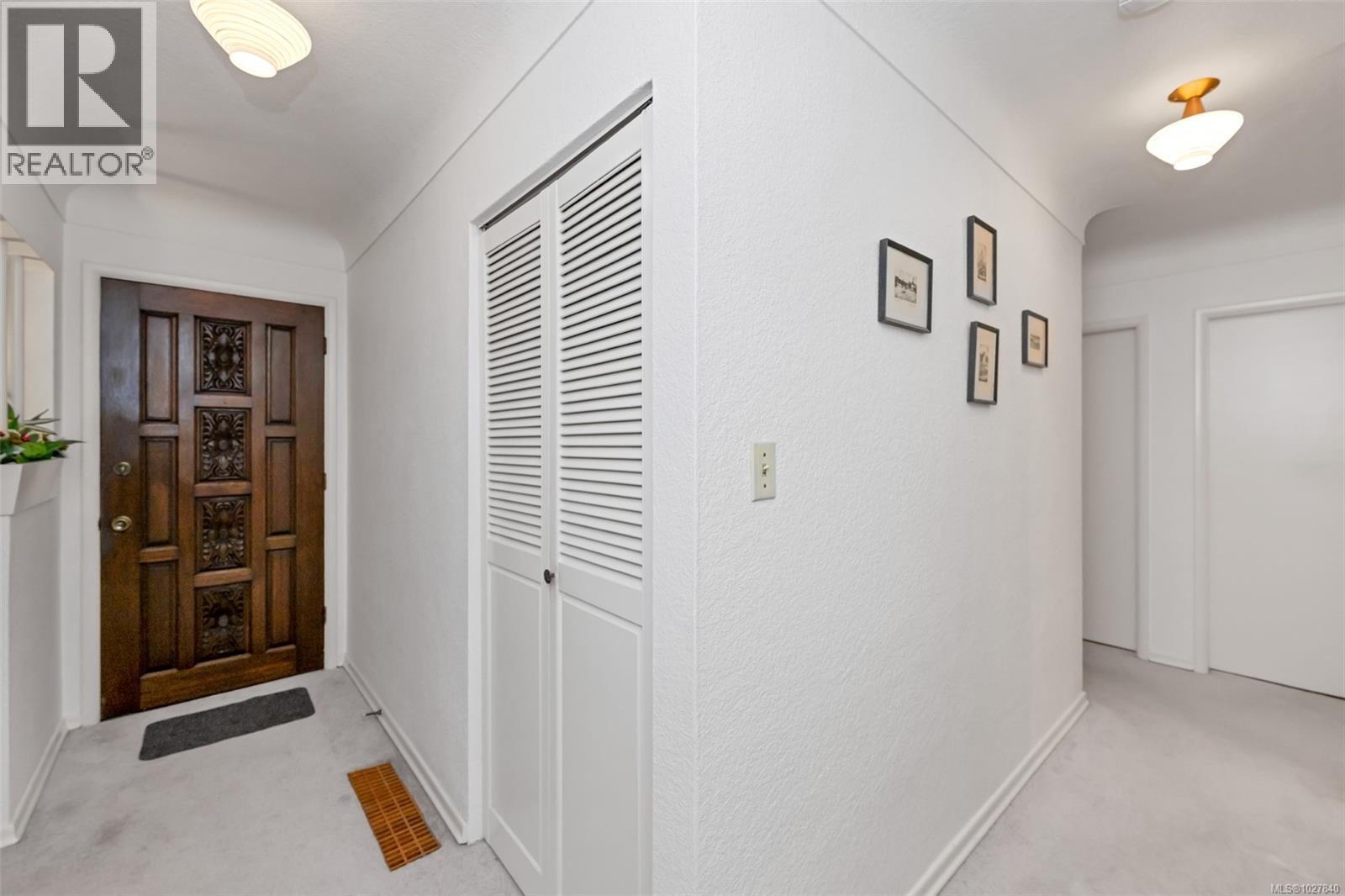 3850 Raymond St S, Saanich, British Columbia  V8Z 4K3 - Photo 12 - 1027840