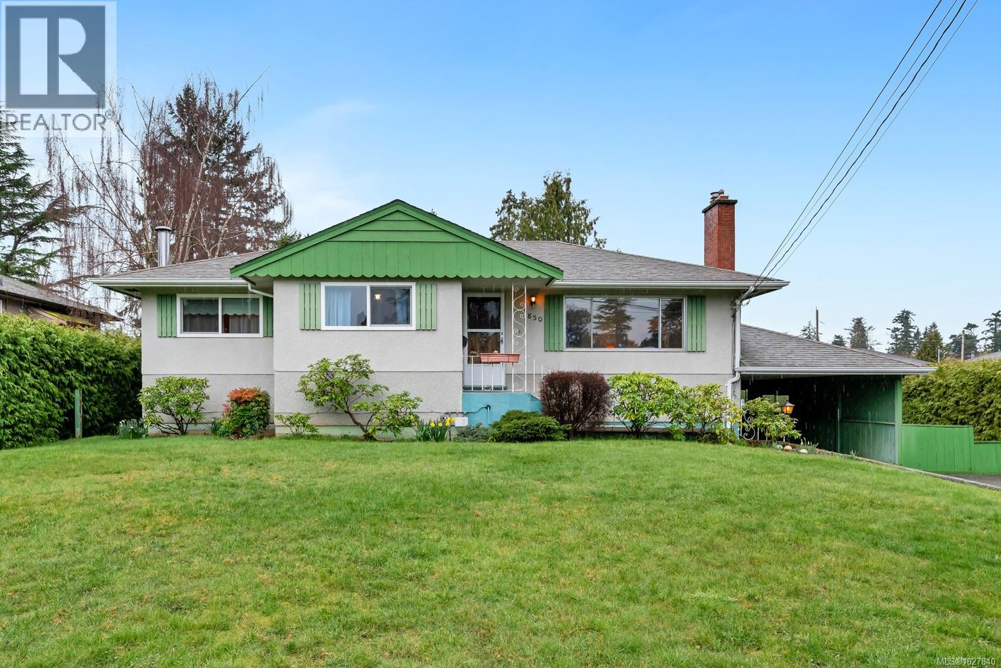 3850 Raymond St S, Saanich, British Columbia