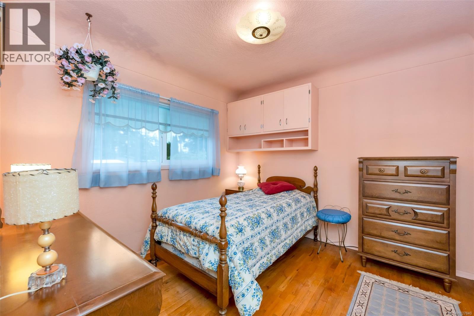 3850 Raymond St S, Saanich, British Columbia  V8Z 4K3 - Photo 14 - 1027840