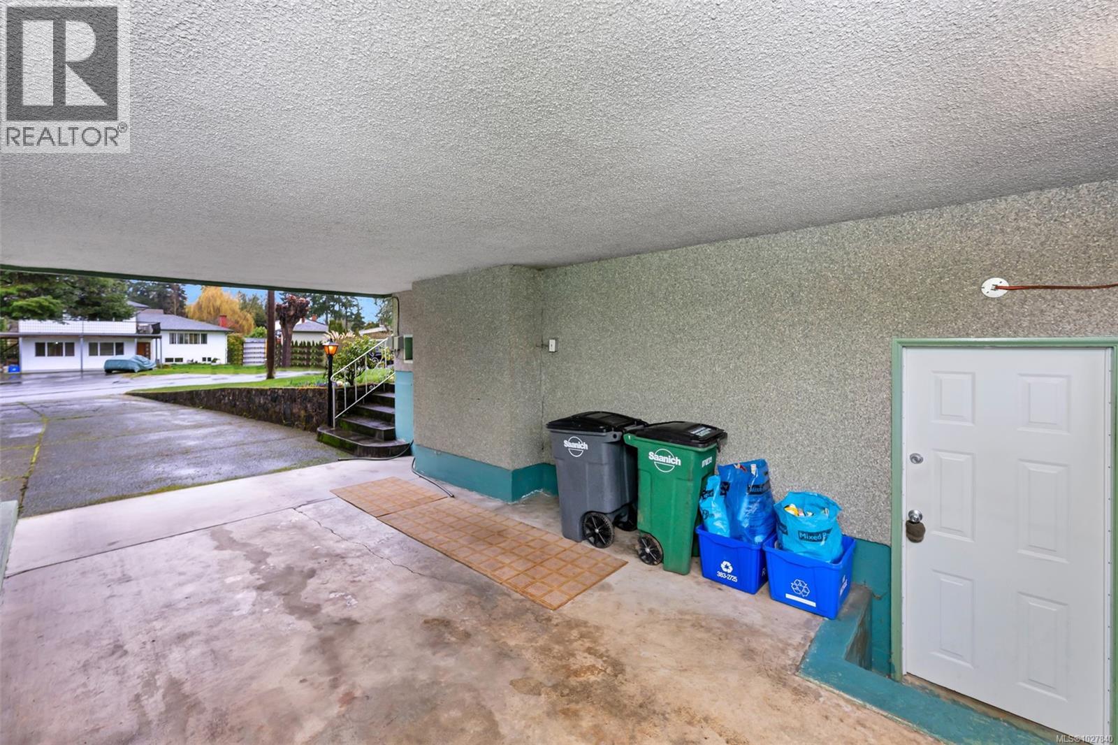 3850 Raymond St S, Saanich, British Columbia  V8Z 4K3 - Photo 28 - 1027840