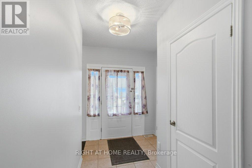 833 Leslie Street, Cobourg, Ontario  K9A 0H3 - Photo 5 - X12857936