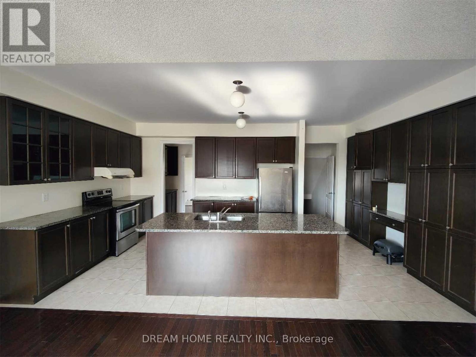 10587 Woodbine Avenue, Markham, Ontario  L0H 1G0 - Photo 9 - N12828258