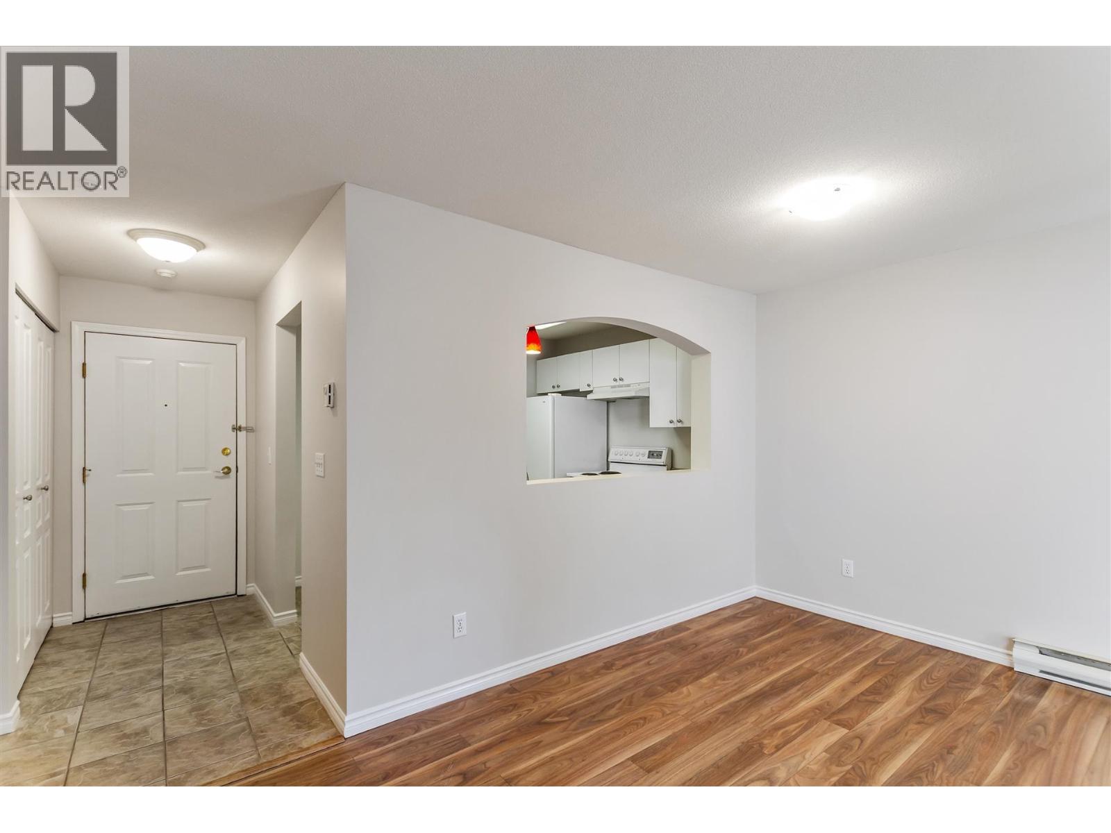 114 2439 Wilson Avenue, Port Coquitlam, British Columbia  V3C 6H6 - Photo 2 - R3095699