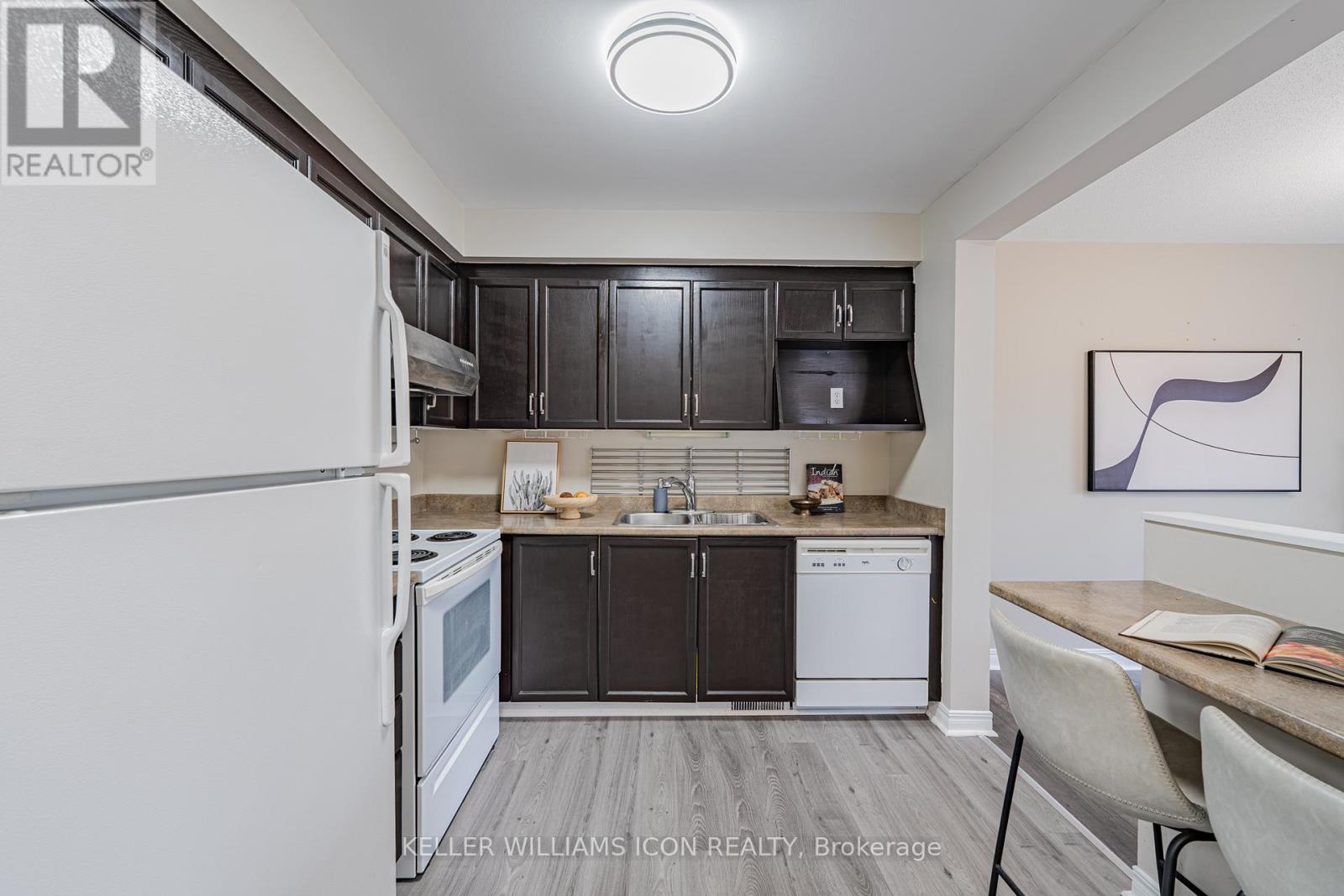 48 Blackdome Crescent, Ottawa, Ontario  K2T 1A9 - Photo 7 - X12857974