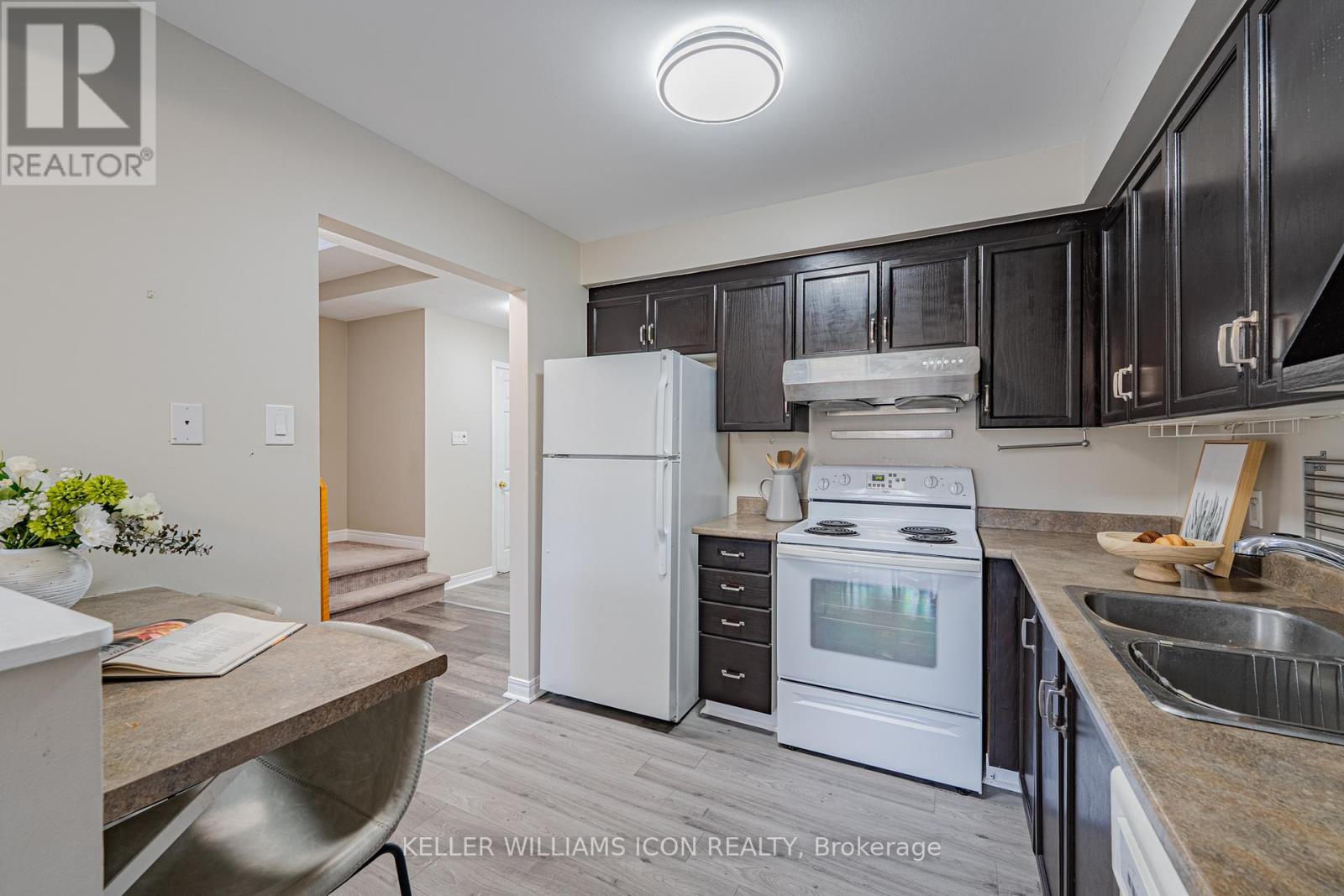 48 Blackdome Crescent, Ottawa, Ontario  K2T 1A9 - Photo 8 - X12857974