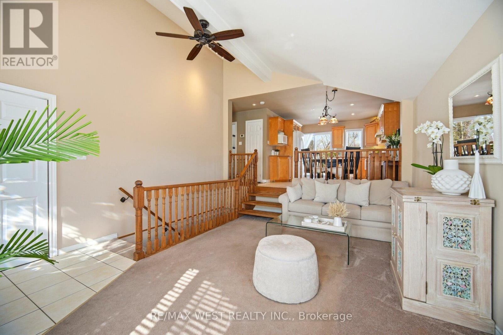 924 Vicrol Drive, Innisfil, Ontario  L9S 1V4 - Photo 6 - N12857932