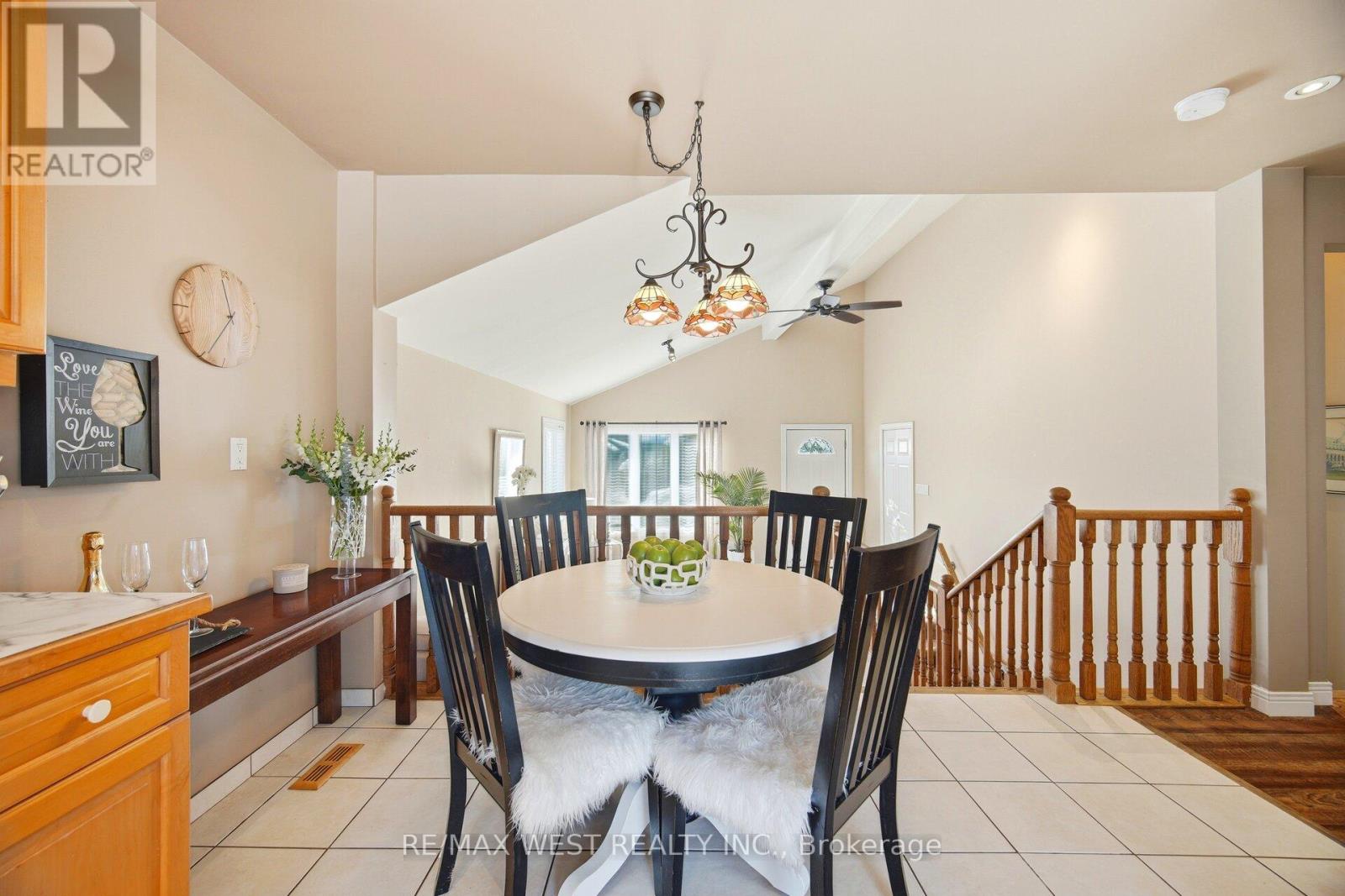 924 Vicrol Drive, Innisfil, Ontario  L9S 1V4 - Photo 7 - N12857932