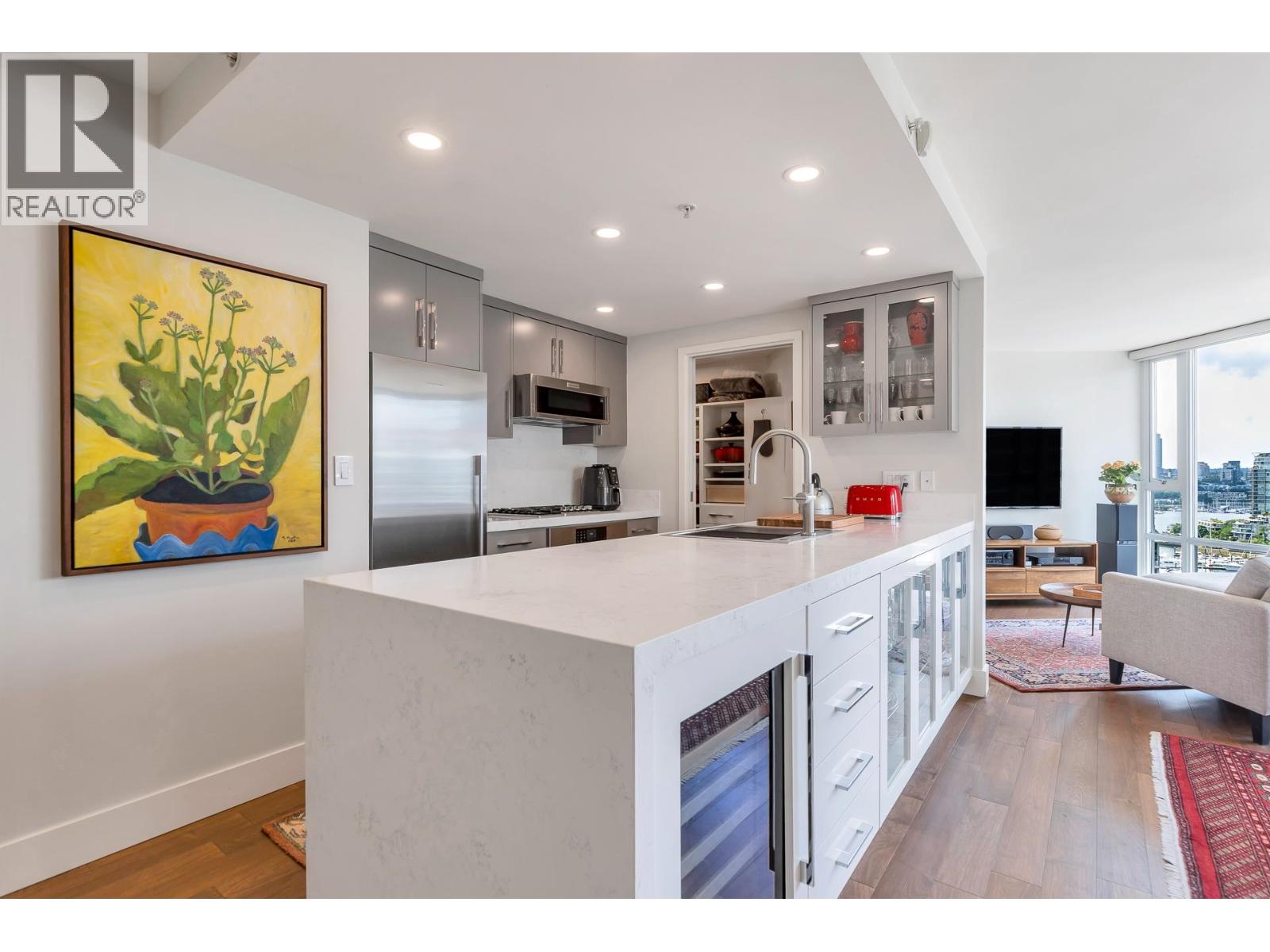 2007 918 COOPERAGE WAY, vancouver, British Columbia