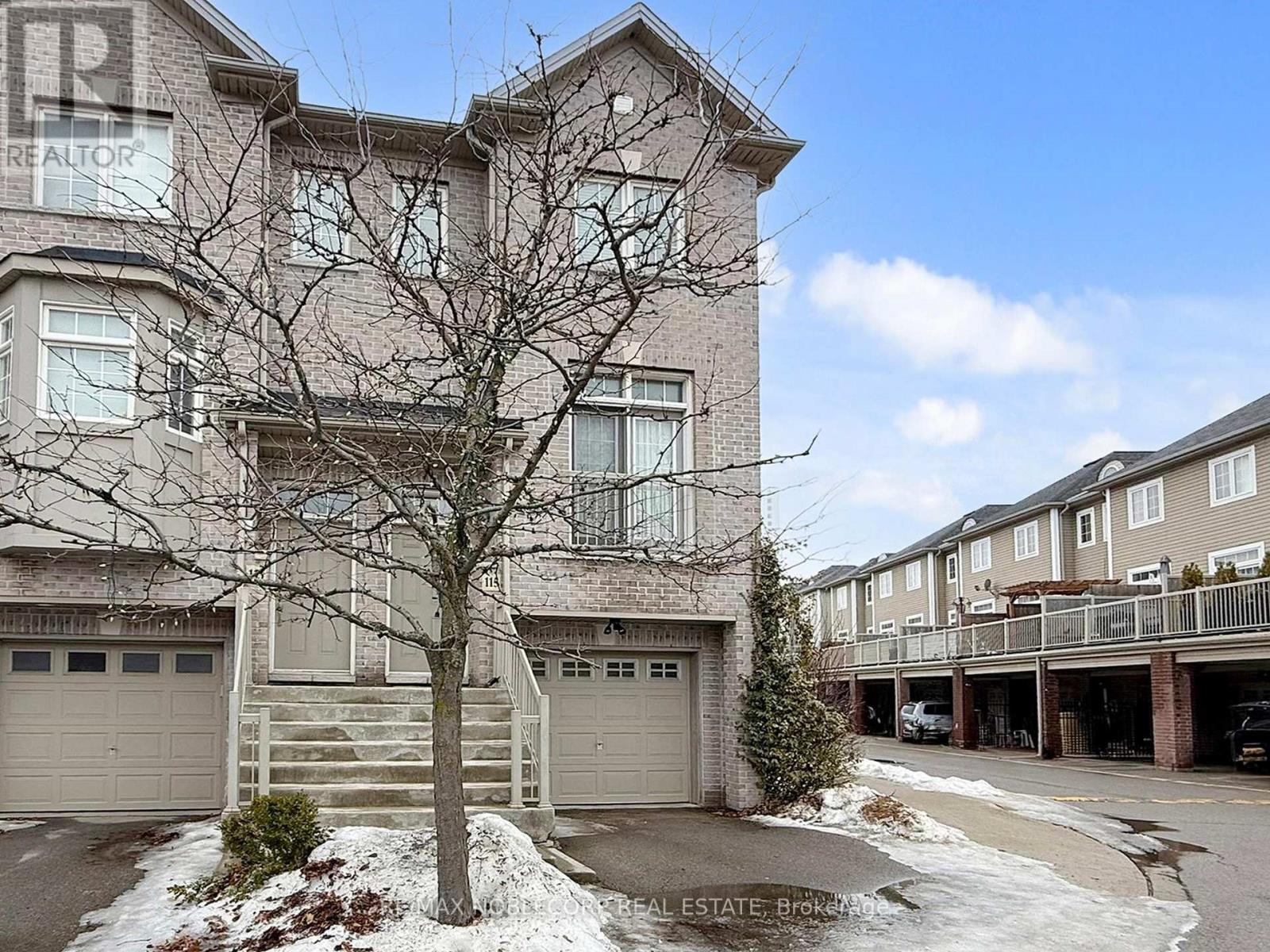 115 PIGGOTT MEWS DRIVE, Toronto, Ontario