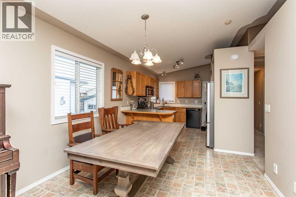 236 Deschner Close, Red Deer, Alberta  T4R 3C2 - Photo 5 - A2288370