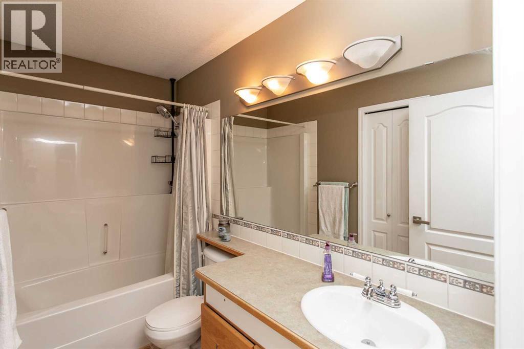 236 Deschner Close, Red Deer, Alberta  T4R 3C2 - Photo 11 - A2288370