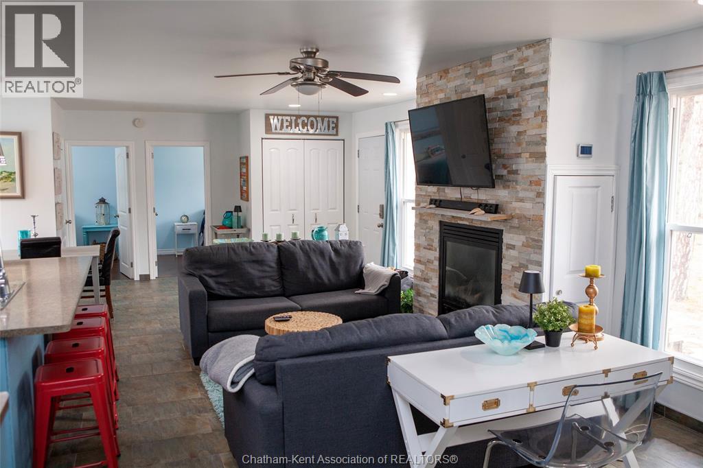 Photo 4 of 31 for 7675 Riverside Drive