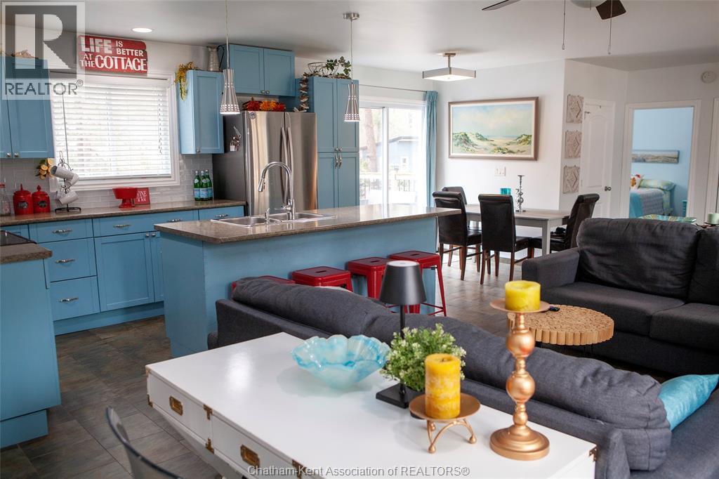 Photo 9 of 31 for 7675 Riverside Drive