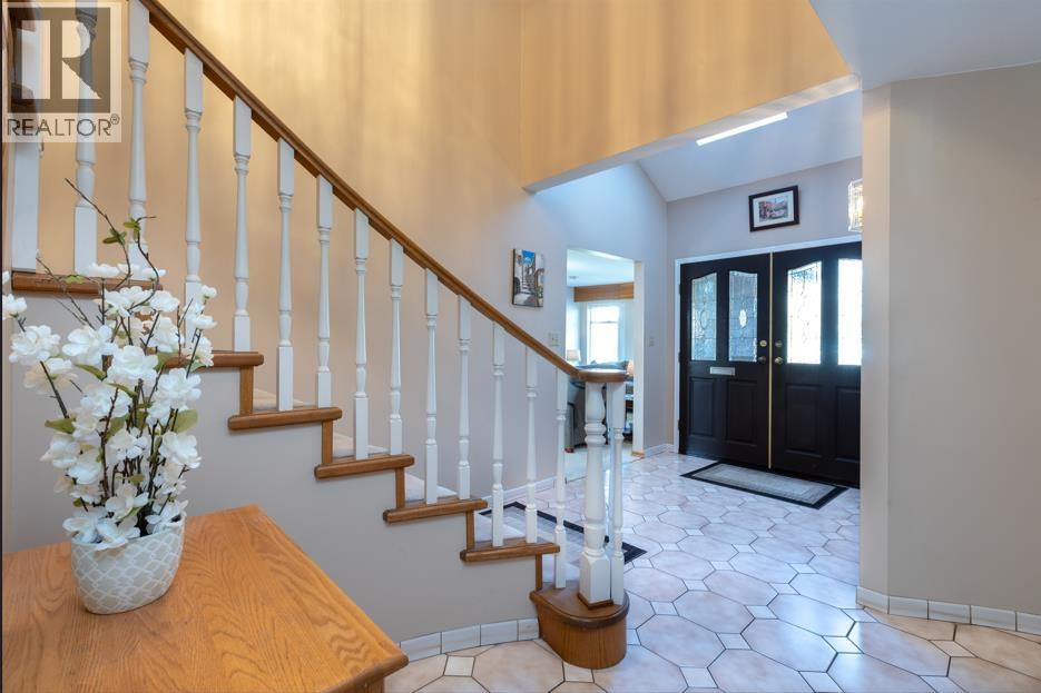 5356 Union Street, Burnaby, British Columbia  V5B 1W3 - Photo 3 - R3096056