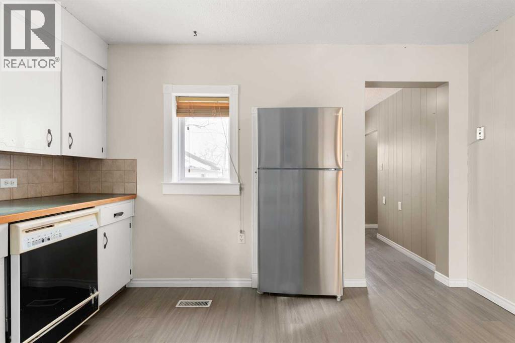 118 2 Street Se, Redcliff, Alberta  T0J 2P0 - Photo 10 - A2290441