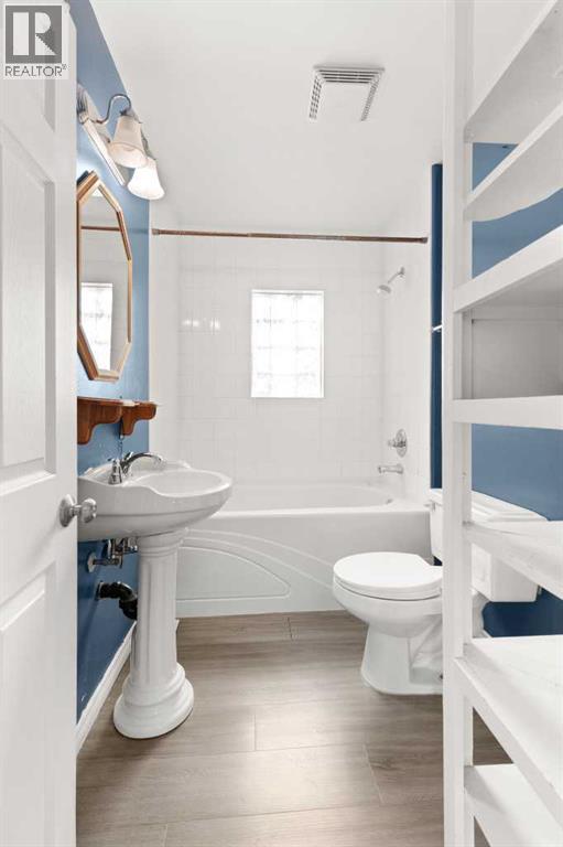 118 2 Street Se, Redcliff, Alberta  T0J 2P0 - Photo 7 - A2290441