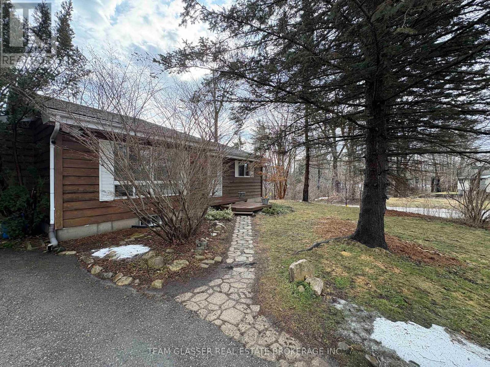 214 North Street, Thames Centre, Ontario  N0L 1G3 - Photo 2 - X12858118