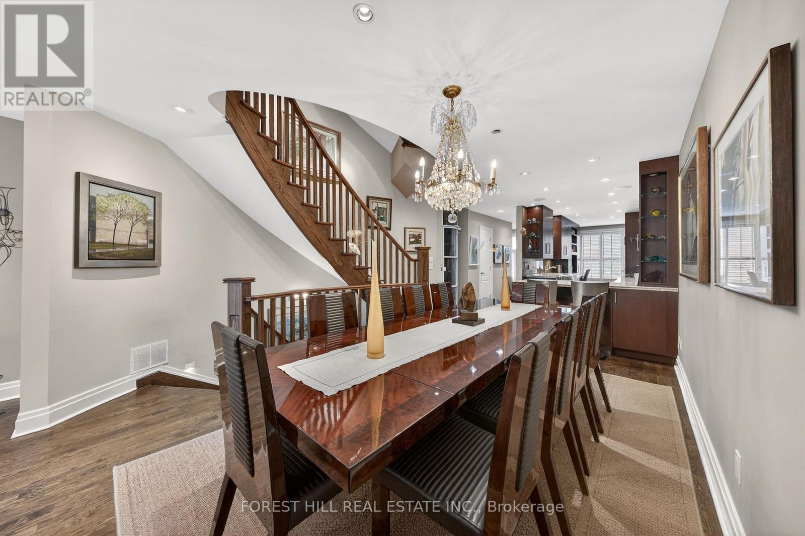 252 Spadina Road, Toronto (Casa Loma), Ontario  M5R 2V1 - Photo 13 - C12835154