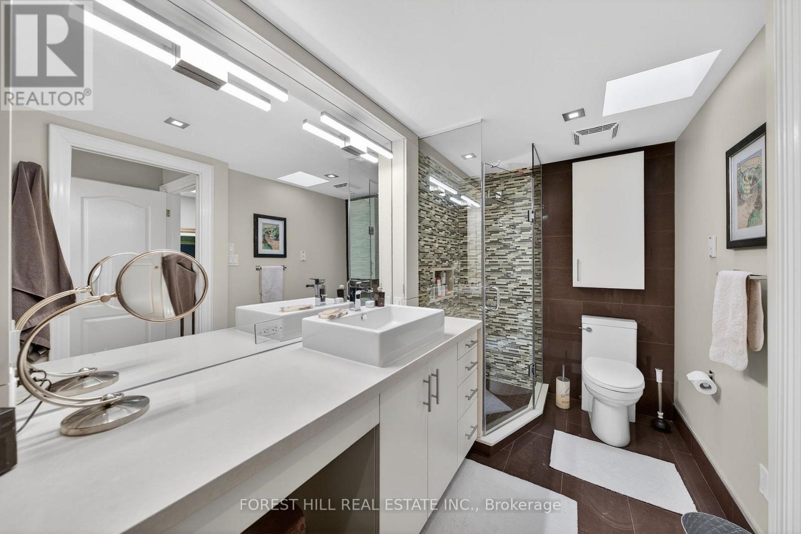 252 Spadina Road, Toronto (Casa Loma), Ontario  M5R 2V1 - Photo 33 - C12835154