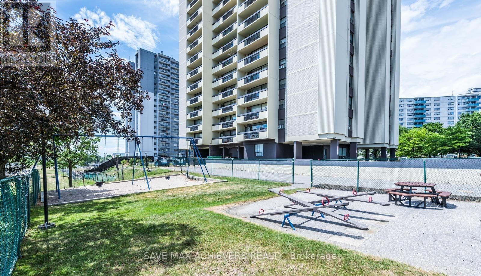 1004 - 1455 Lawrence Avenue W, Toronto, Ontario  M6L 1B1 - Photo 3 - W12857432