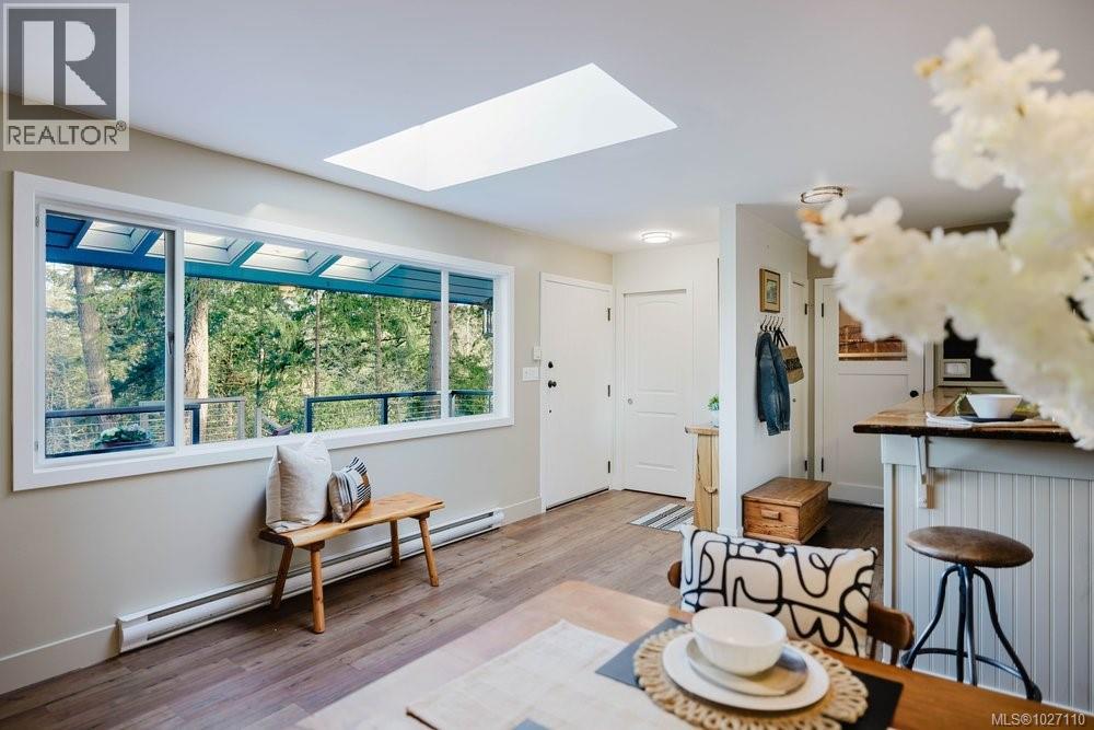 10851 Deep Cove Rd, North Saanich, British Columbia  V8L 5M5 - Photo 7 - 1027110