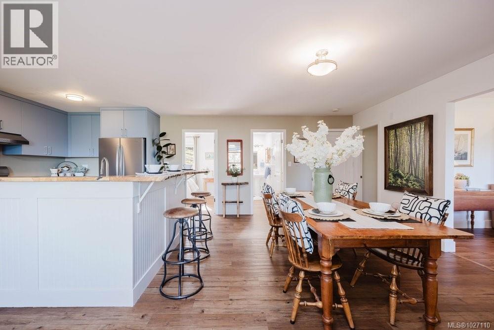 10851 Deep Cove Rd, North Saanich, British Columbia  V8L 5M5 - Photo 10 - 1027110