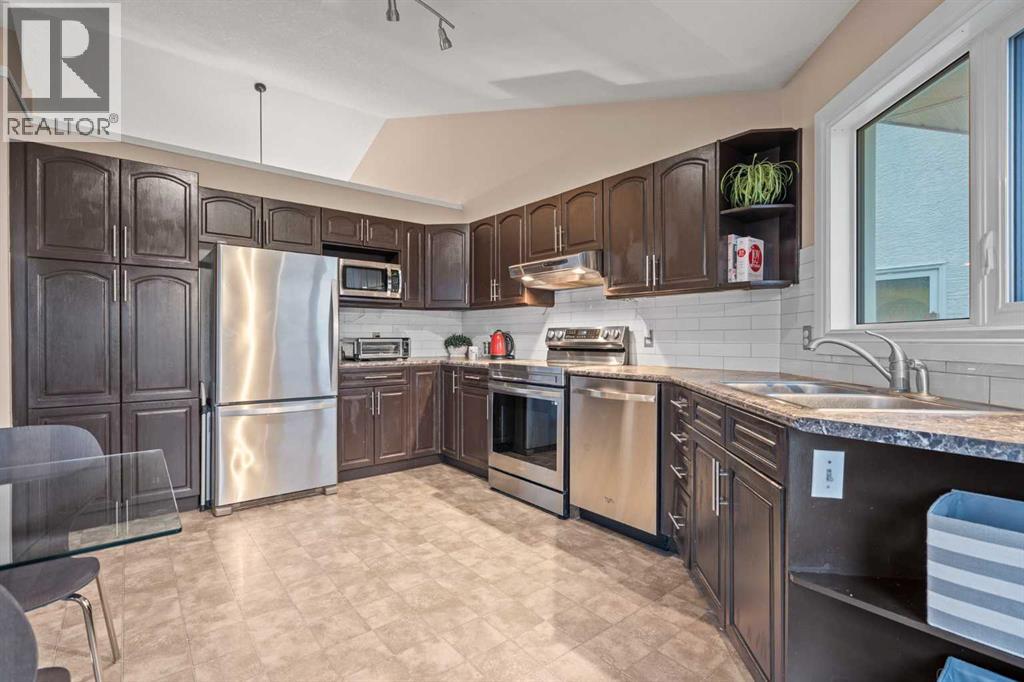 43 Sunset Crescent, Okotoks, Alberta  T1S 1P3 - Photo 15 - A2280793