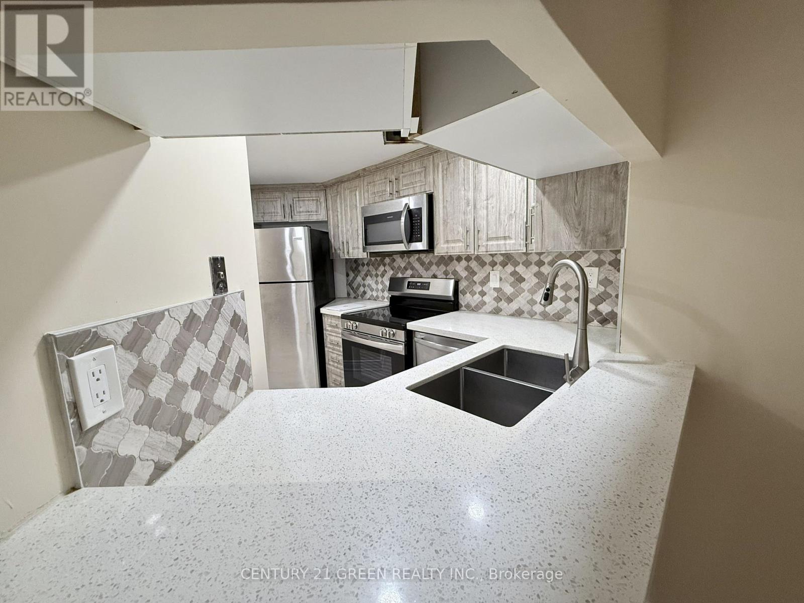 212 - 250 Webb Drive, Mississauga, Ontario  L5B 3Z4 - Photo 10 - W12858056