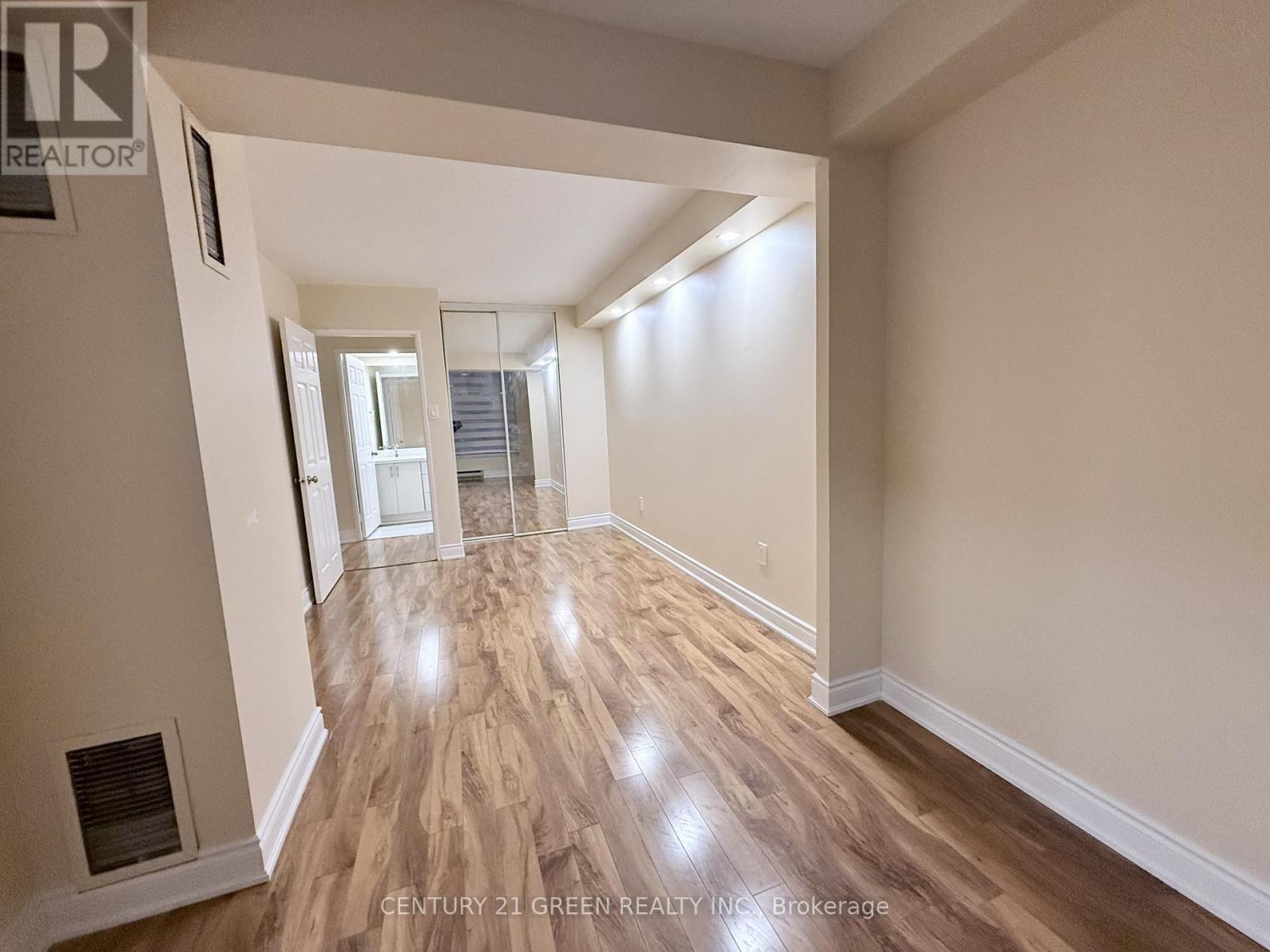 212 - 250 Webb Drive, Mississauga, Ontario  L5B 3Z4 - Photo 18 - W12858056