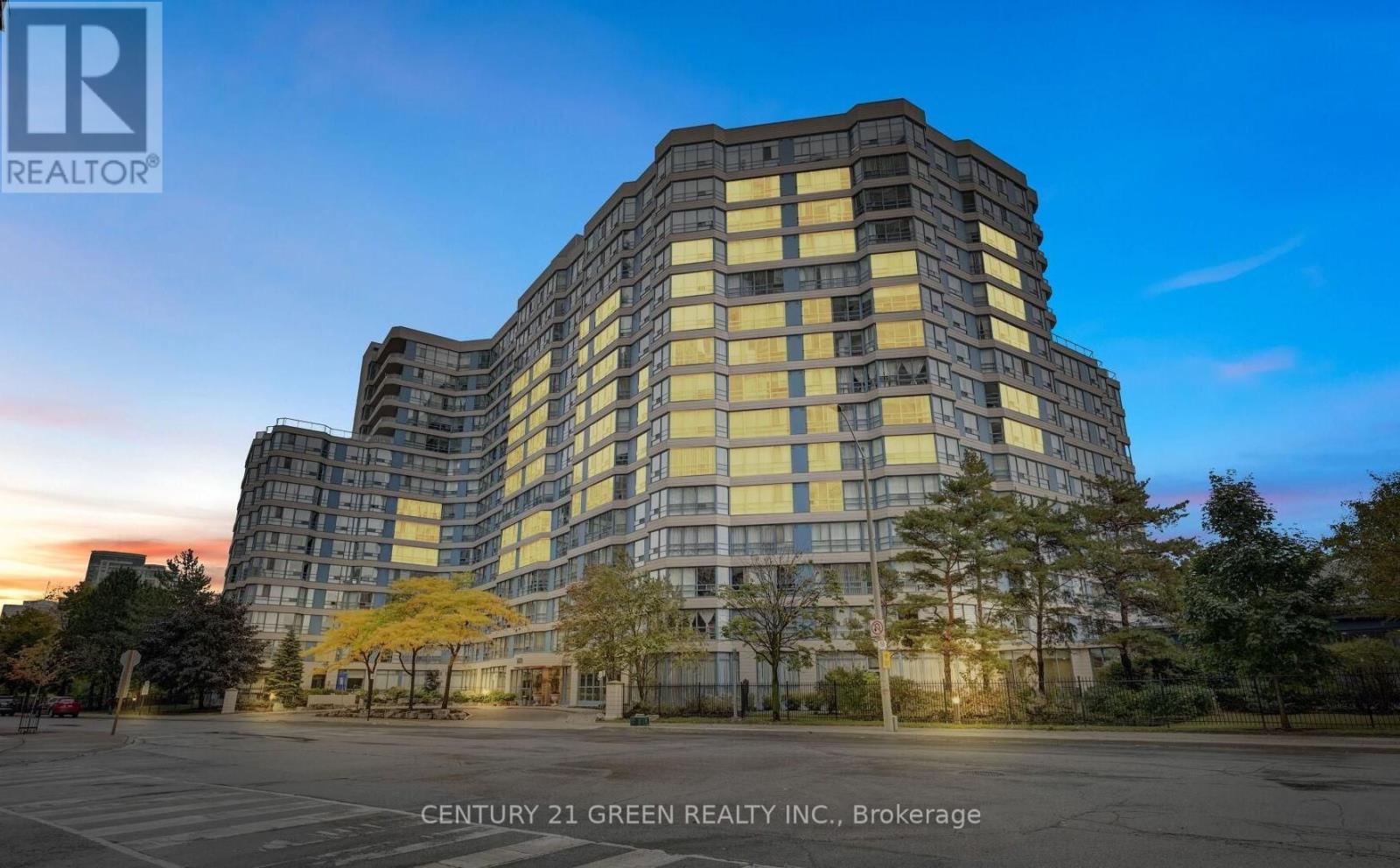 212 - 250 Webb Drive, Mississauga, Ontario  L5B 3Z4 - Photo 2 - W12858056
