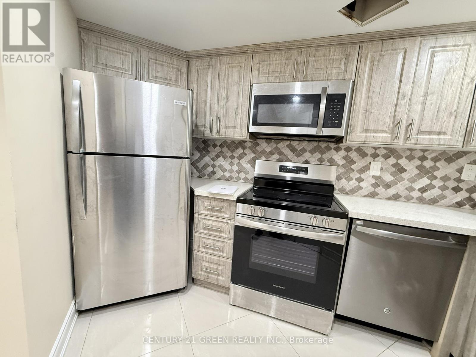 212 - 250 Webb Drive, Mississauga, Ontario  L5B 3Z4 - Photo 7 - W12858056